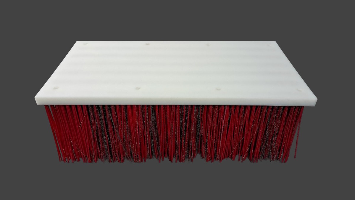 Szczotki z włókien naturalnych czy syntetycznych? Które wybrać i do jakich zastosowań?